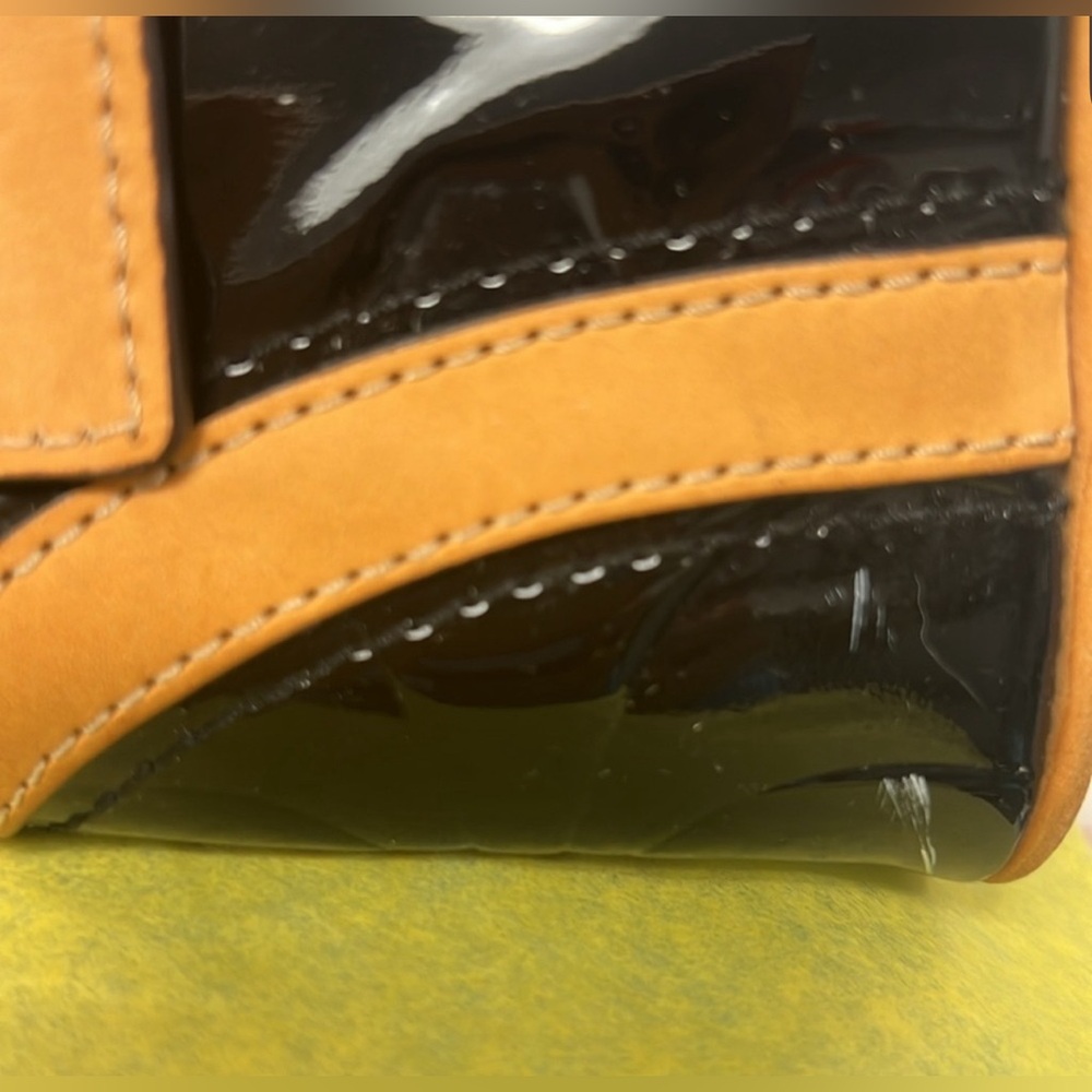 *SOLD*Coach Patent Leather Shoulder Bag - Picture 3 of 11